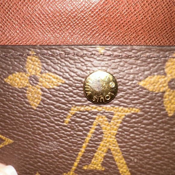 Monogram 6 Key Multicles Holder - Picture 4 of 5